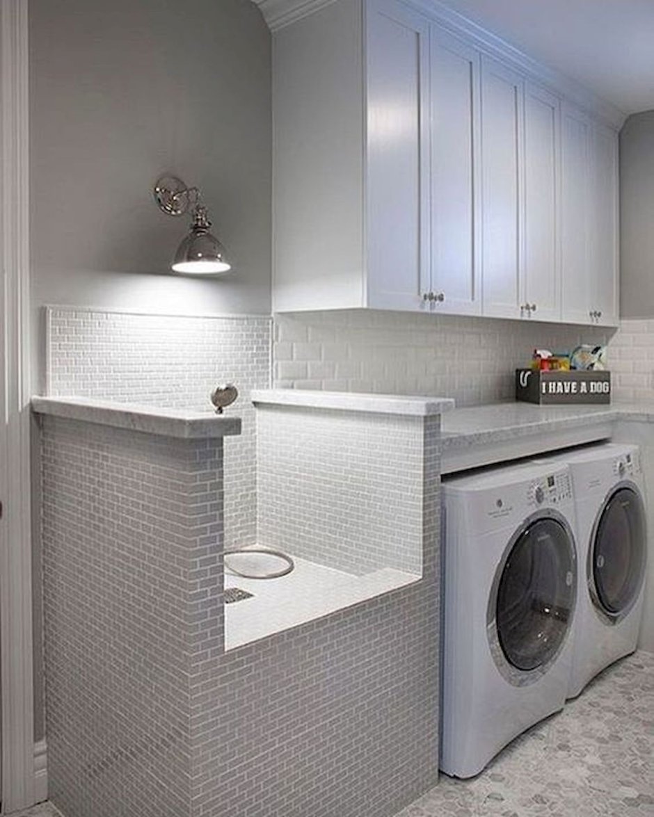 Стиральная машина в ванной комнате