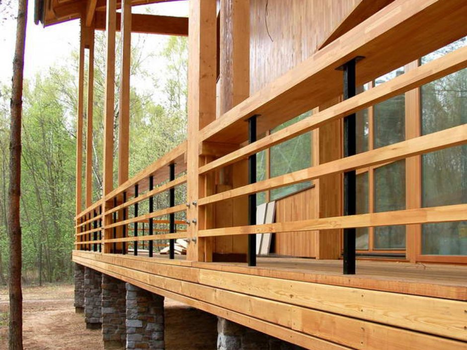 Ограждение террасы из дерева