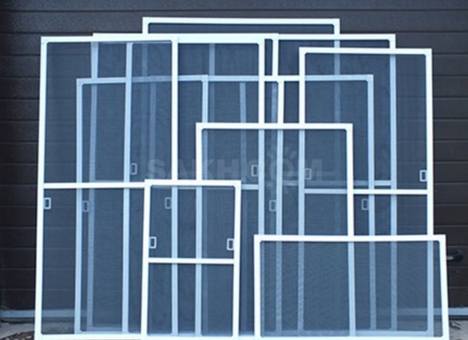 Сборка алюминиевых раздвижных окон на балконе