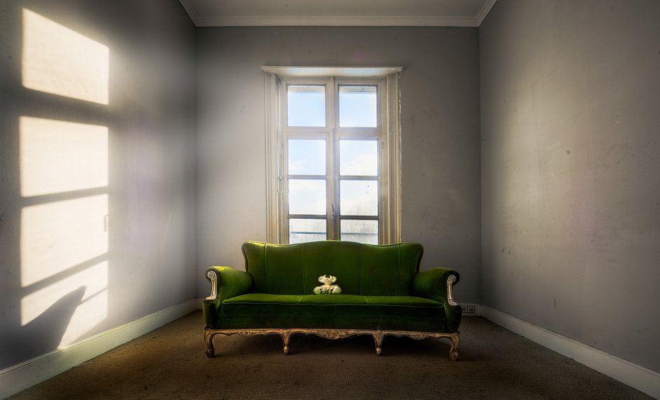 Белая комната для презентаций