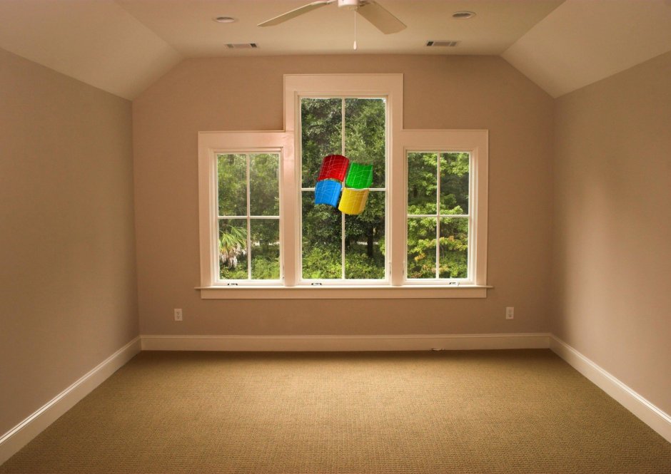 Пустая комната с окном