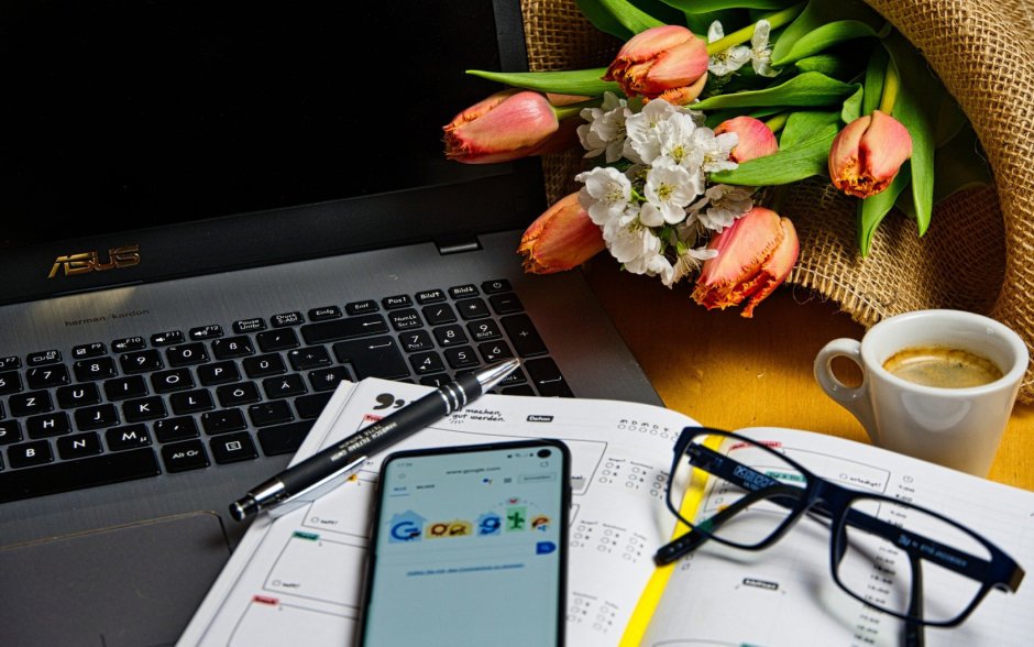 Стол для ноутбука