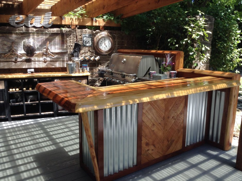 Барная стойка в деревенском стиле