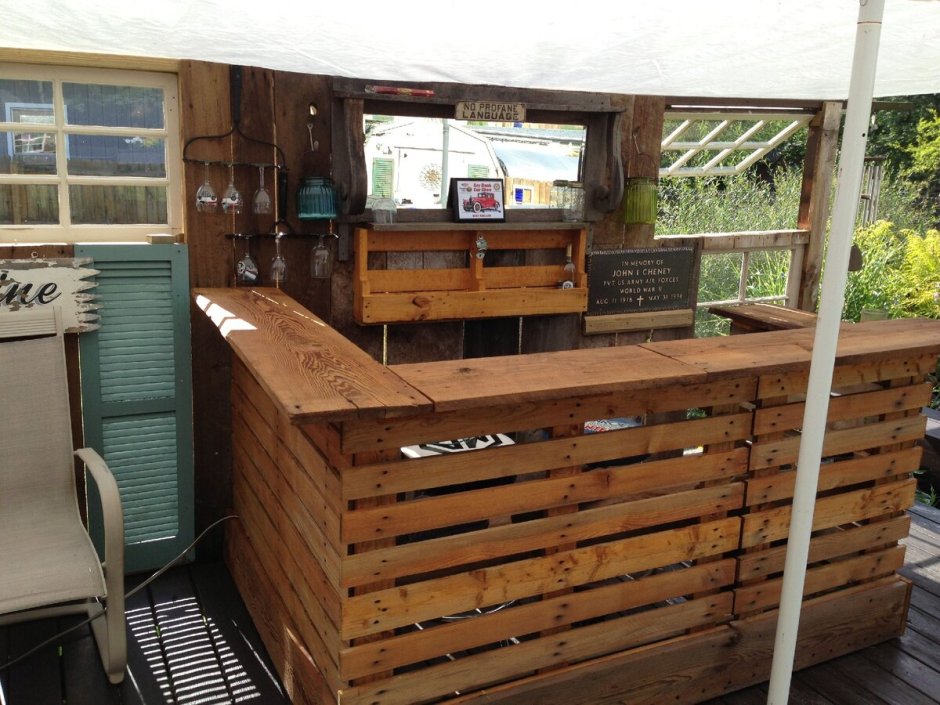Барная стойка из паллет