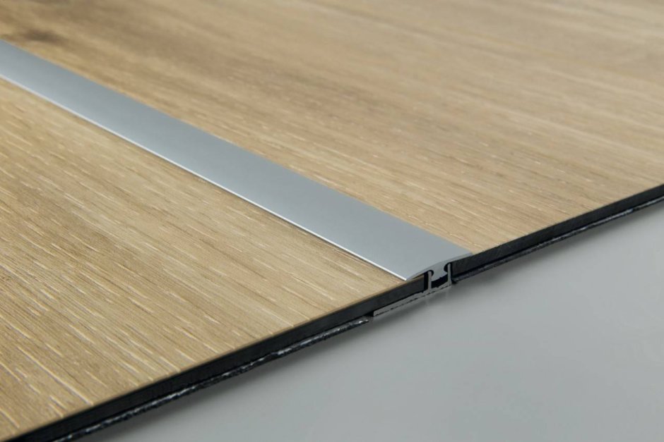 Алюминиевый соединительный профиль для Pergo Vinyl click 7x24x2000 мм PGVEXPSILV