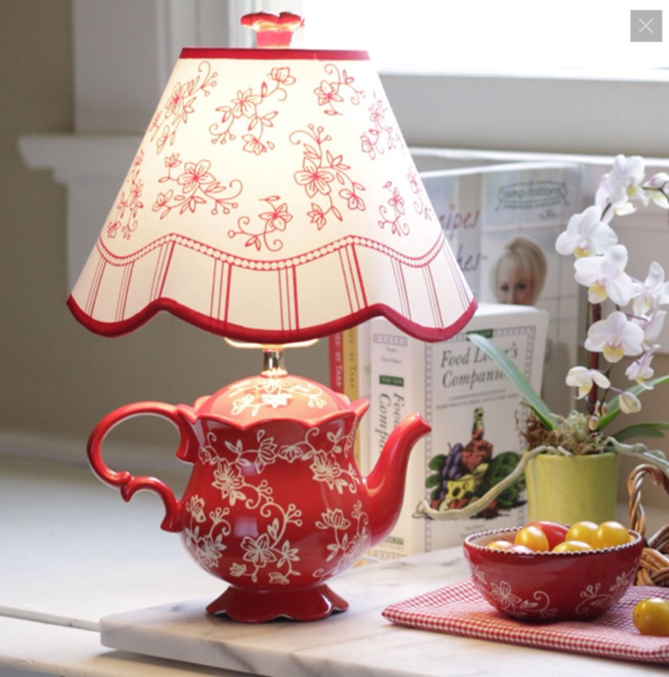 Люстра из кружек