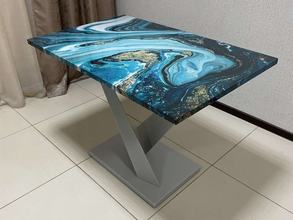 Ласточка со столами