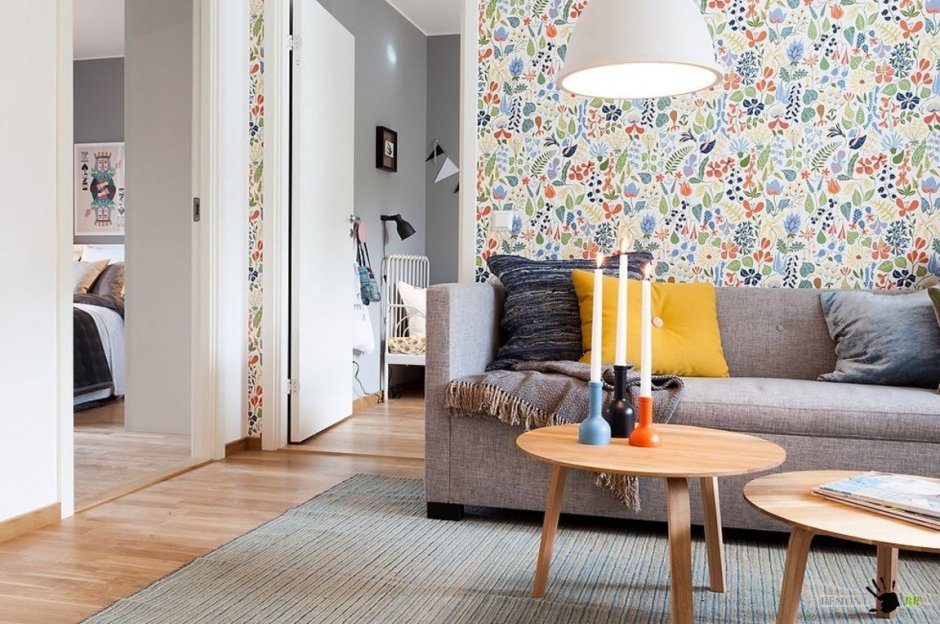 Гостиная в скандинавском стиле с акцентной стеной