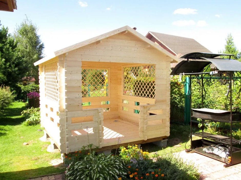 Беседка из минибруса