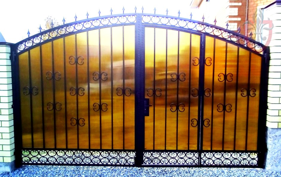 Ворота металлические с поликарбонатом