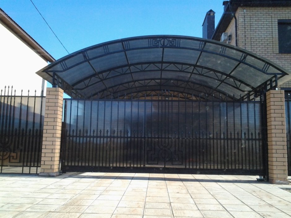 Ворота для навеса из поликарбоната