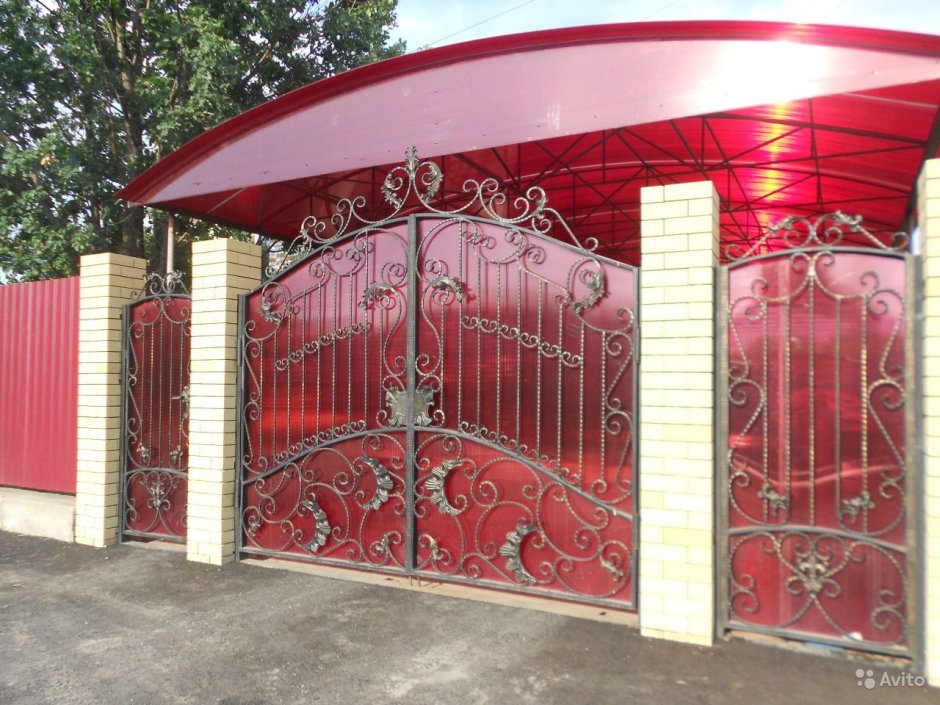 Сотовый поликарбонат на ворота