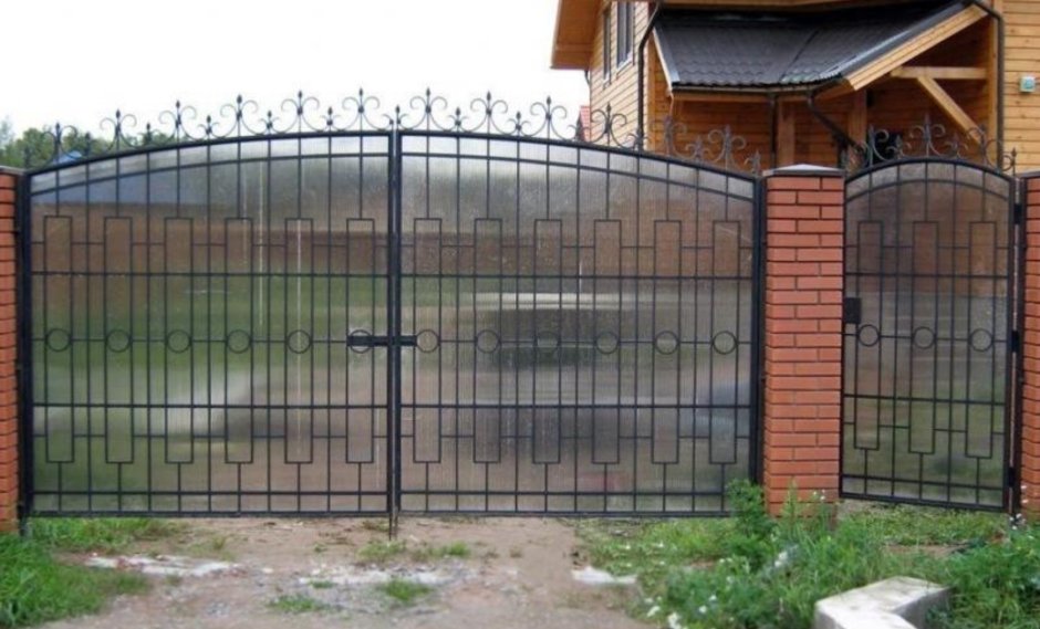 Ворота с поликарбонатом