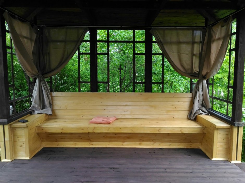 Беседка с подиумом