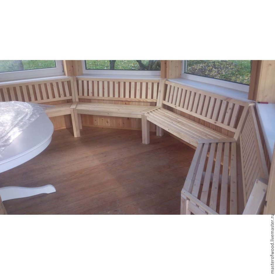 Угловая скамейка в беседку