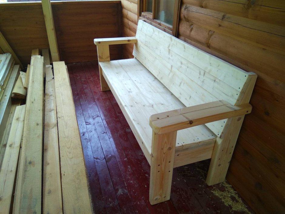 Угловые скамейки на веранду