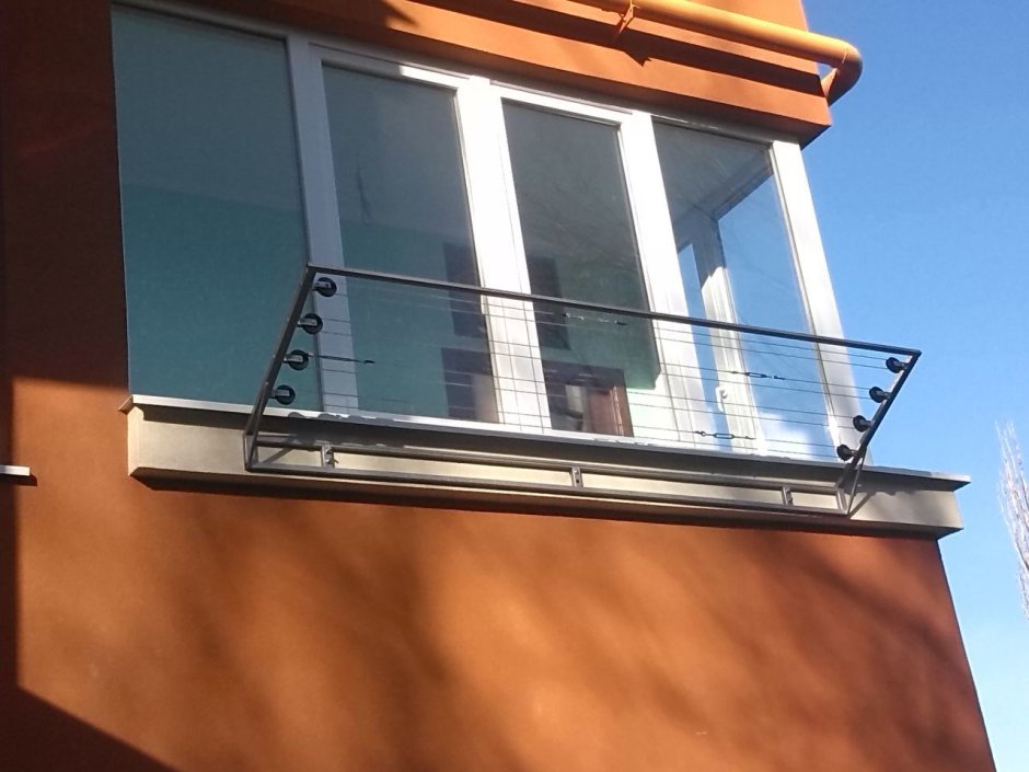 Козырек для сушки белья на балконе