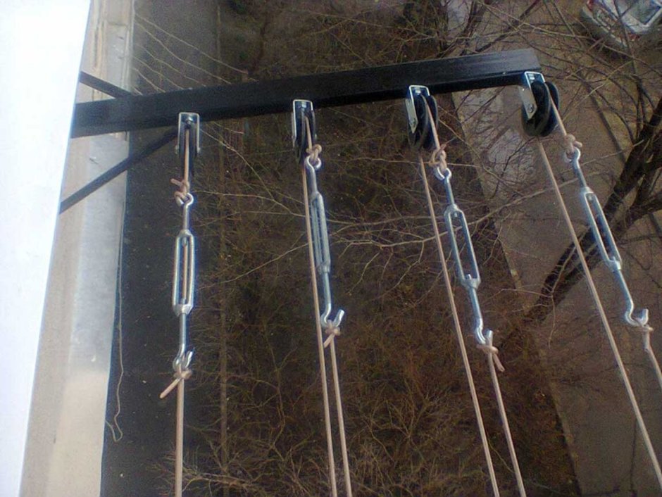 Крепеж для натягивания бельевой веревки