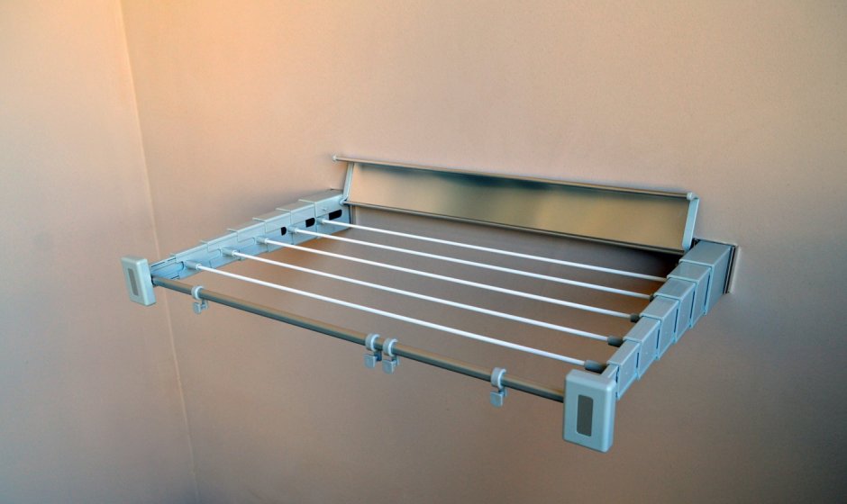 Выдвижная сушилка для белья на балкон