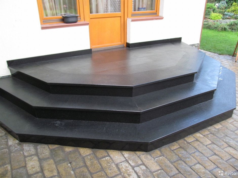 Крупнозернистый базальт