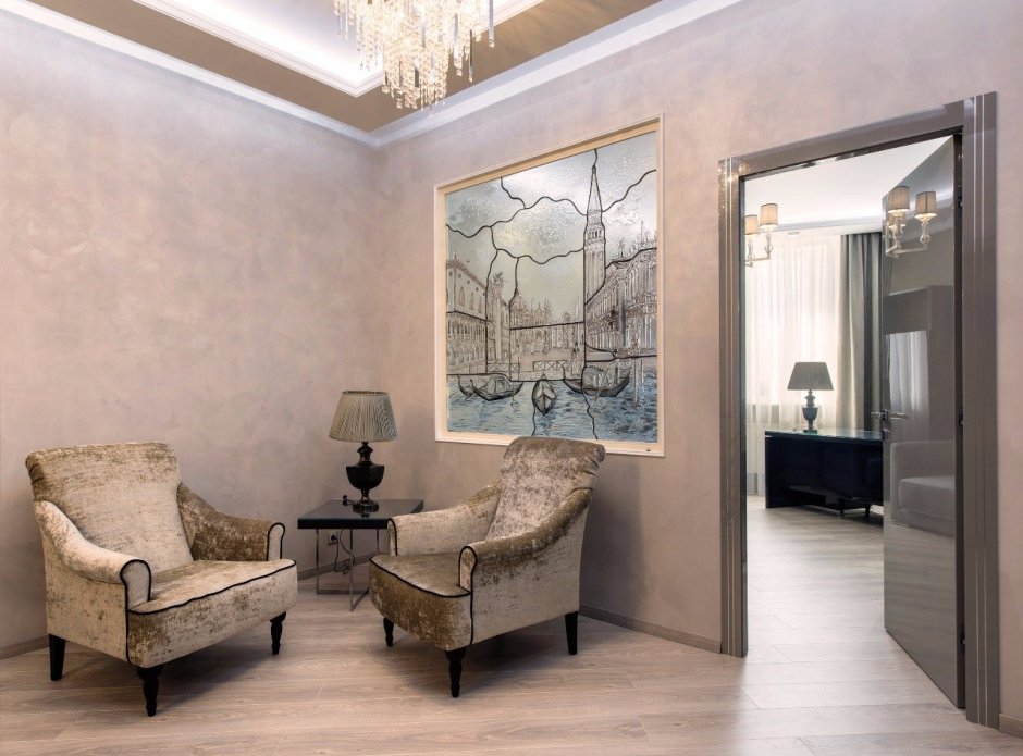 Шторы штукатурка в интерьере