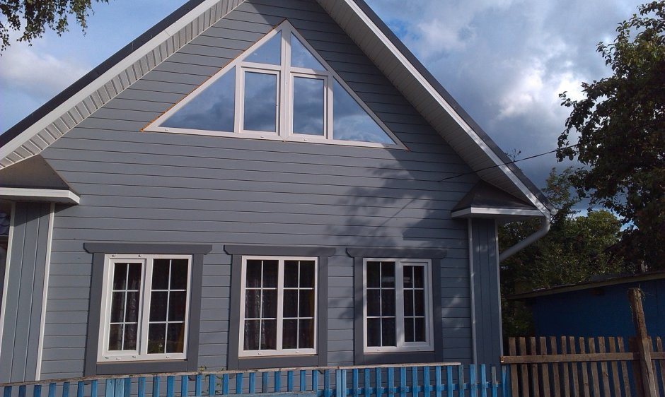 Окна на фронтоне