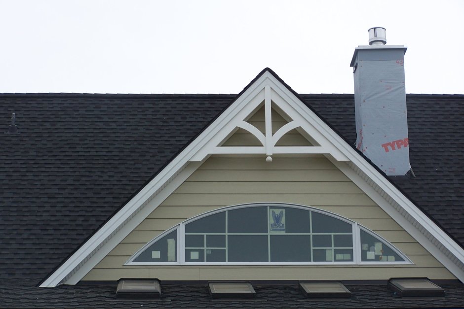 Отделка фронтона