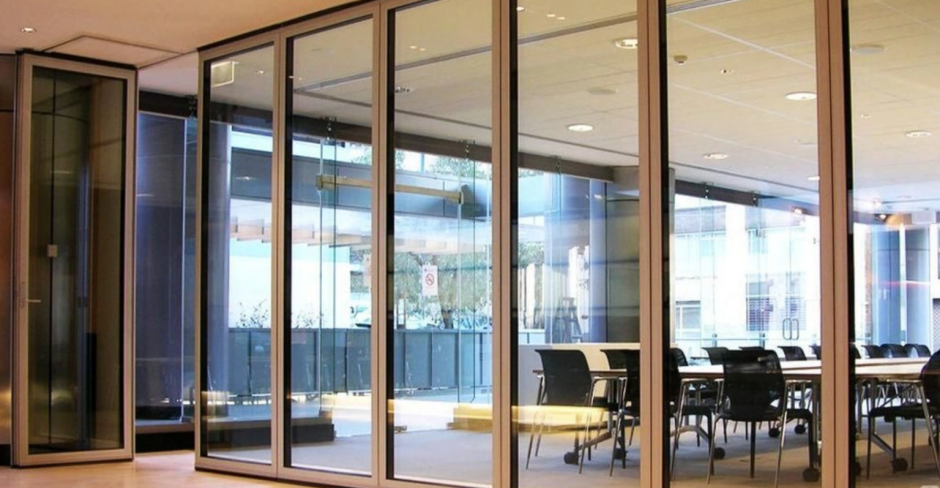 Деревянные перегородки со стеклом