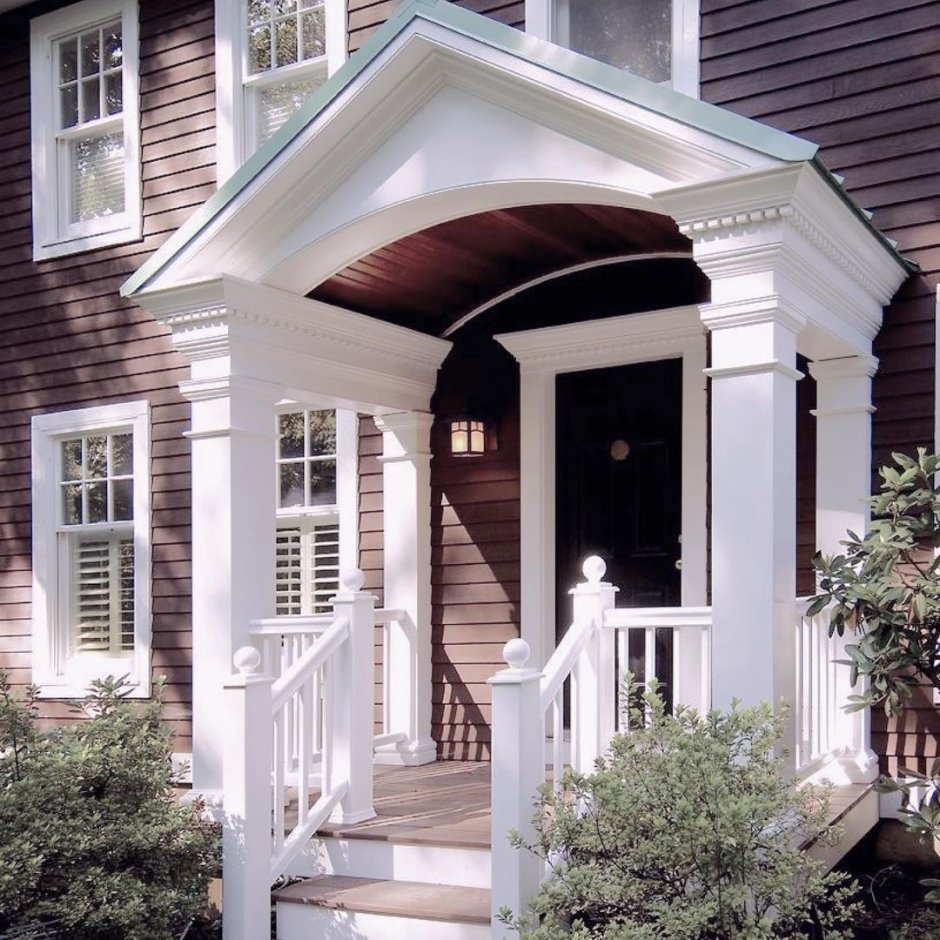 Крыльцо в частном доме