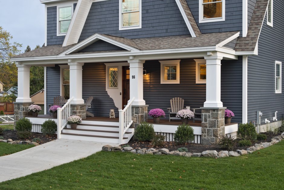 Крыльцо в частном доме