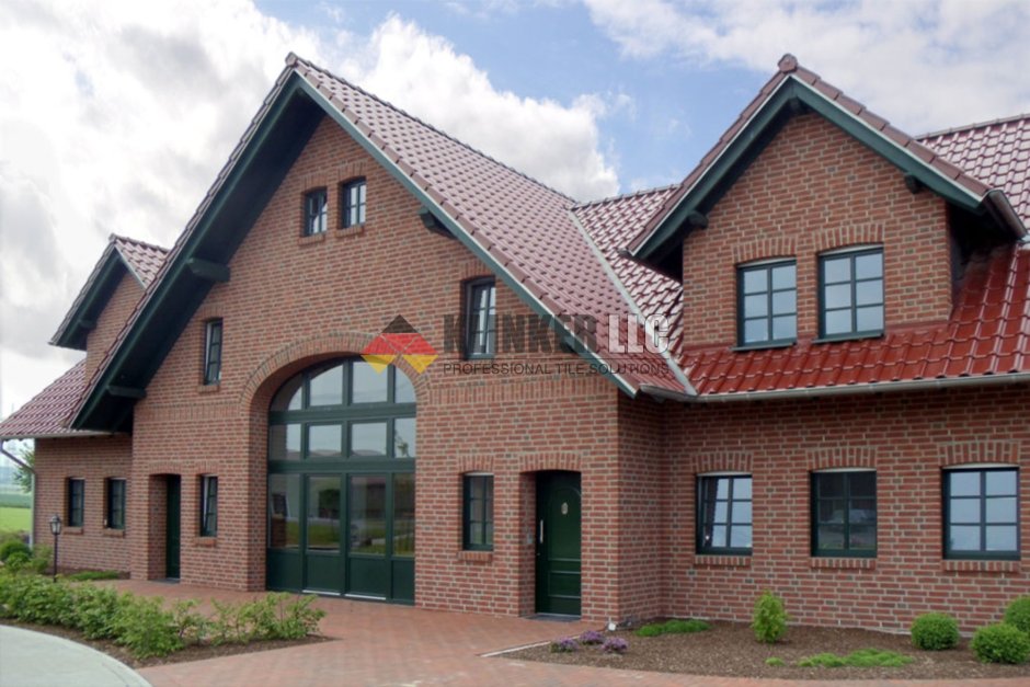 Фасад из кирпича