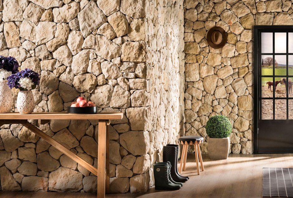 Каменная стена в интерьере