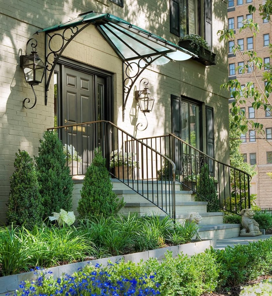 Парадное крыльцо