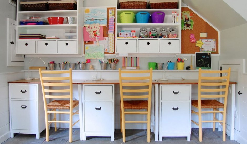 Рабочее место для троих детей