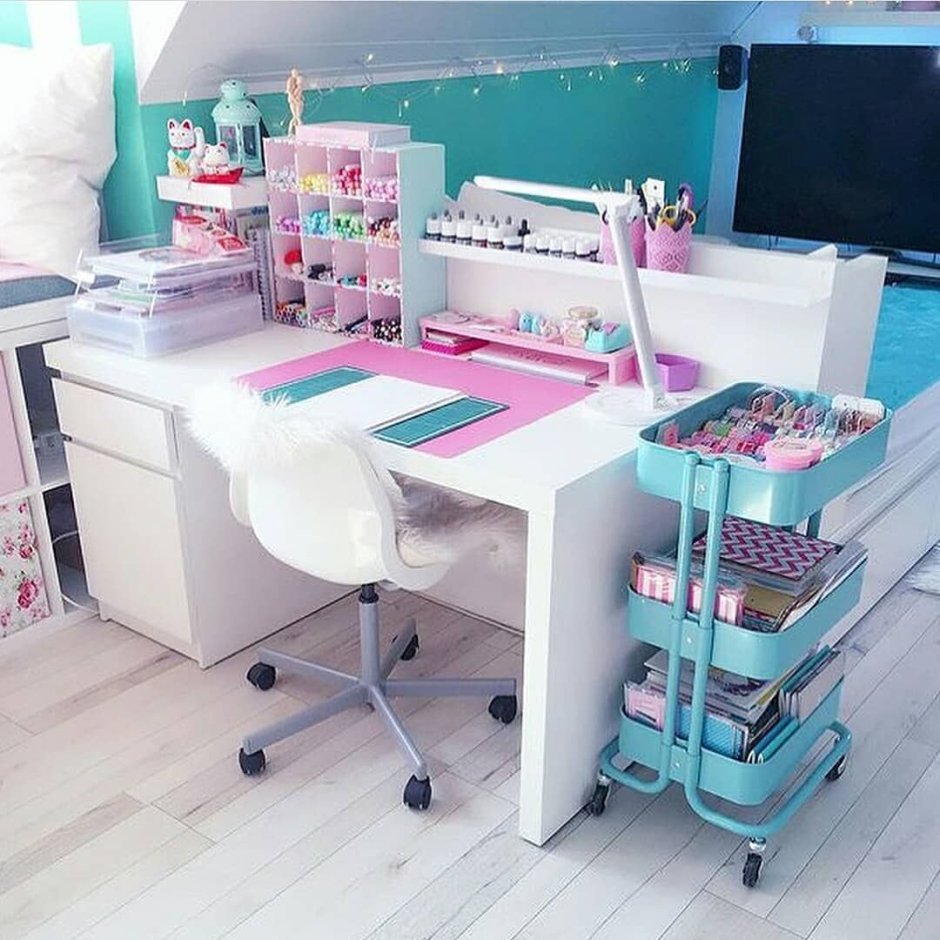 Стол для двух школьников