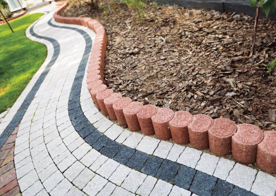 Палисад бетонный в ландшафте