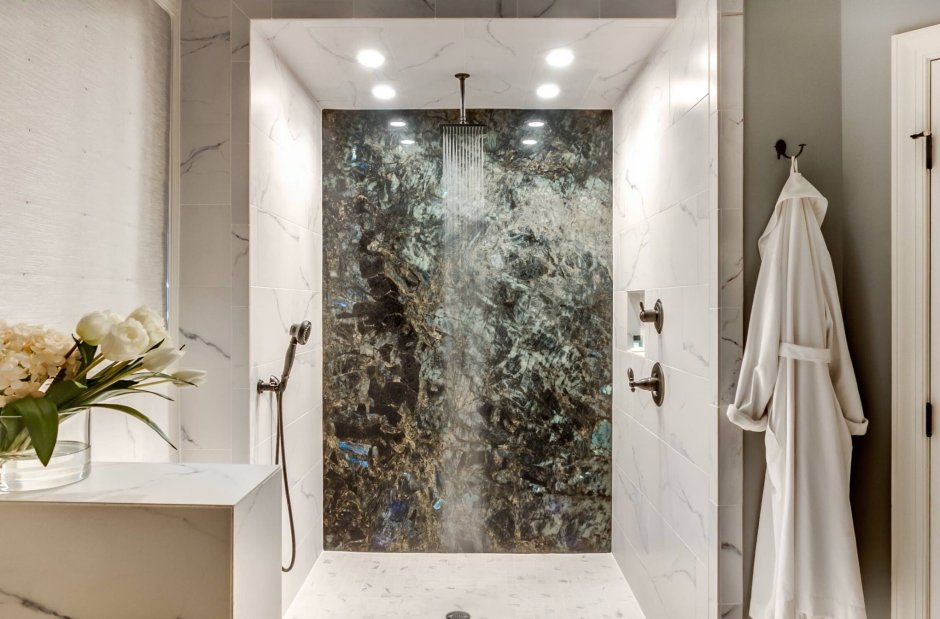 Мраморная душевая
