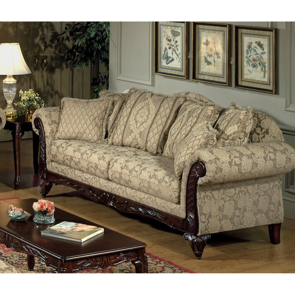 Диван в классическом стиле