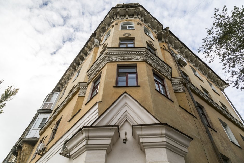 Сталинский фасадный дом