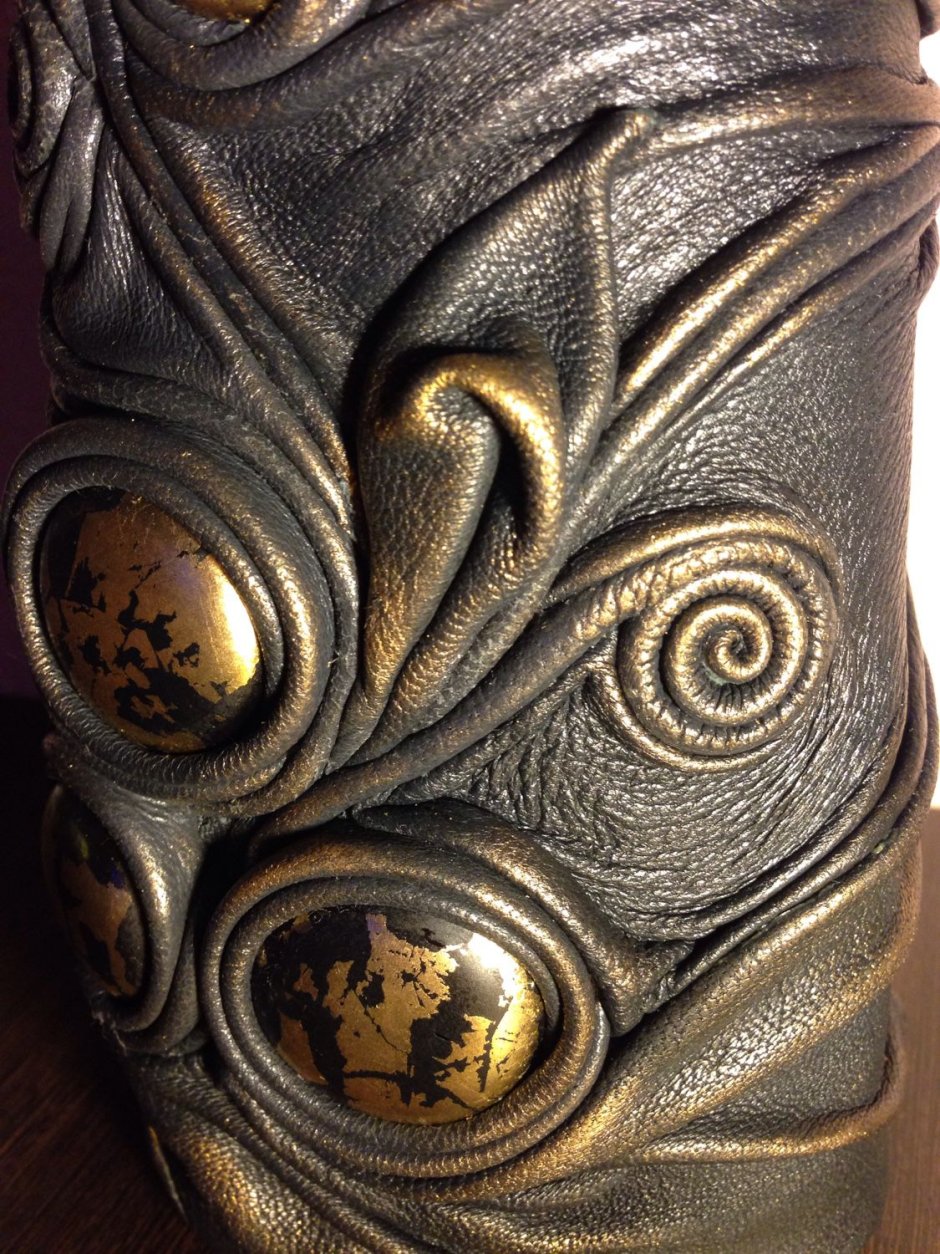 Ваза декорированная кожей