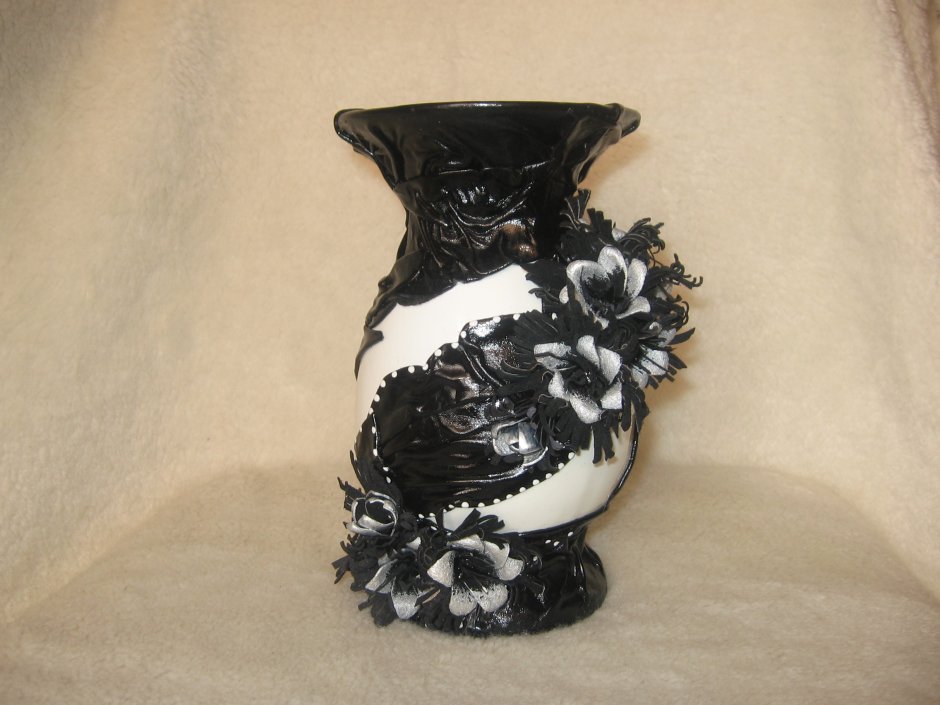 Вазы декорированные кожей