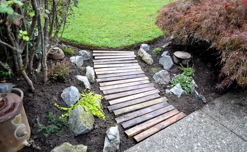 Рабатка в ландшафте