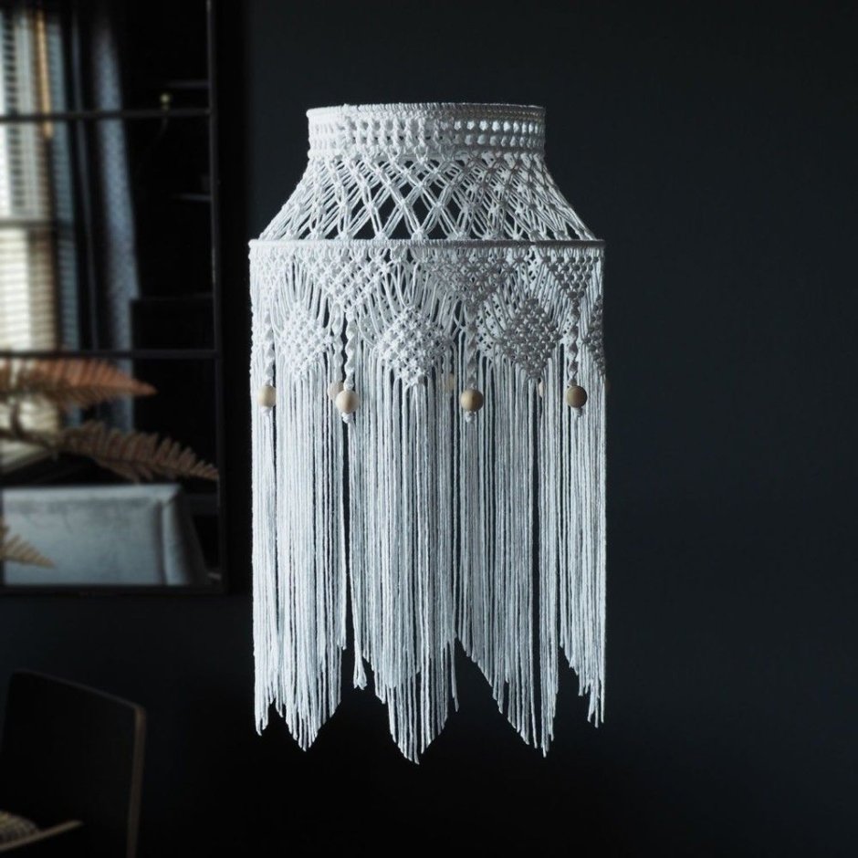 Люстра из бумажных бабочек