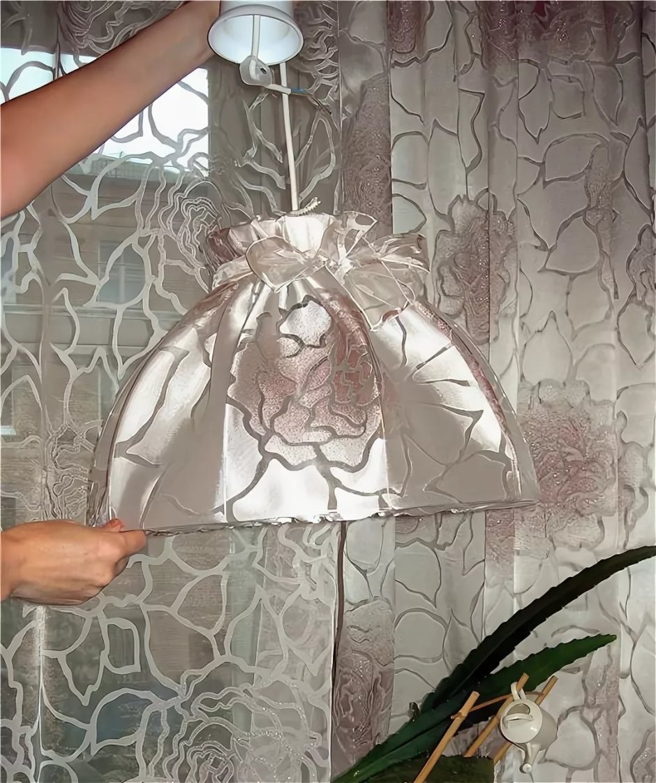 Люстра из кисточек