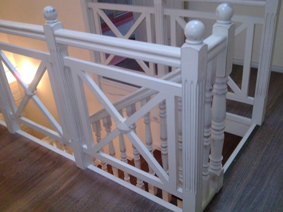 Перила с перекрестиями