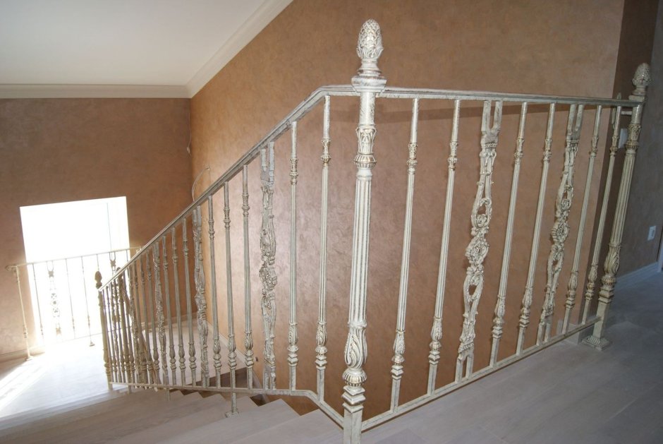 Железные балясины для лестниц