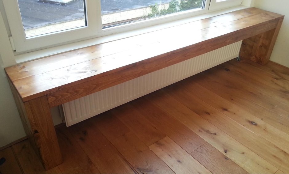 Подоконник скамейка