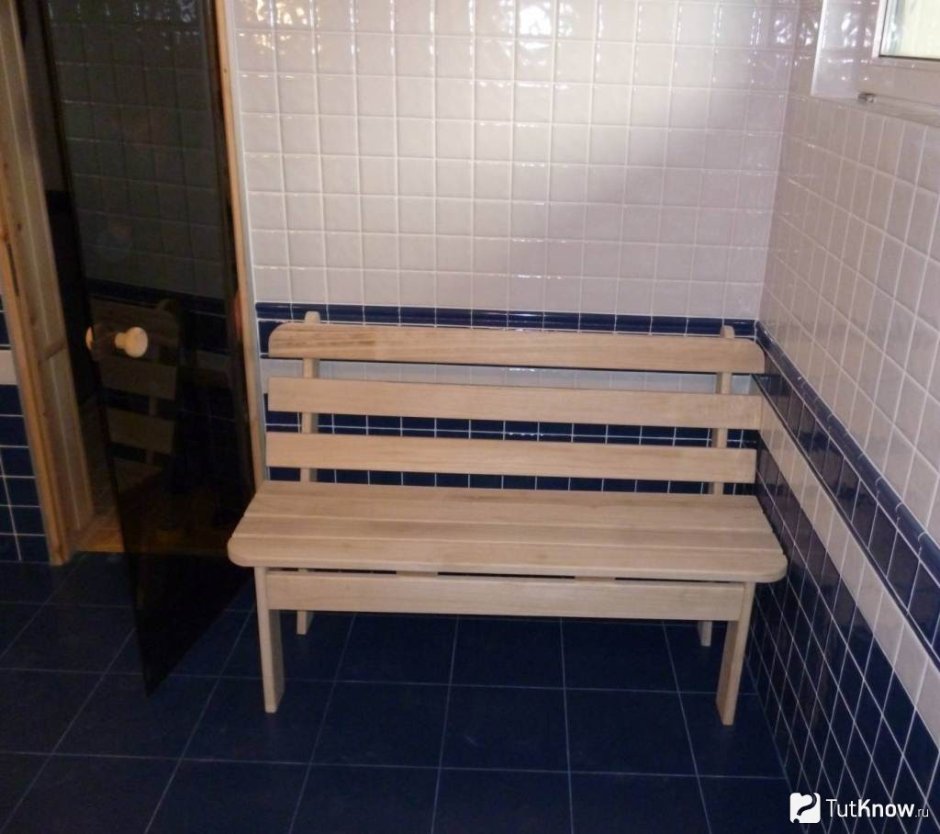 Деревянная скамья в ванную комнату