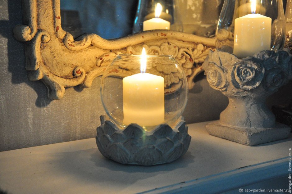 Свеча в подсвечнике