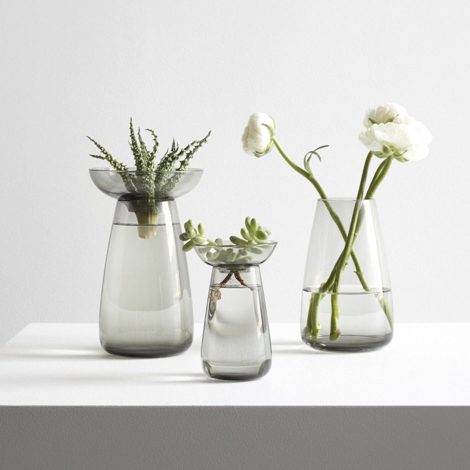 Модные стеклянные вазы